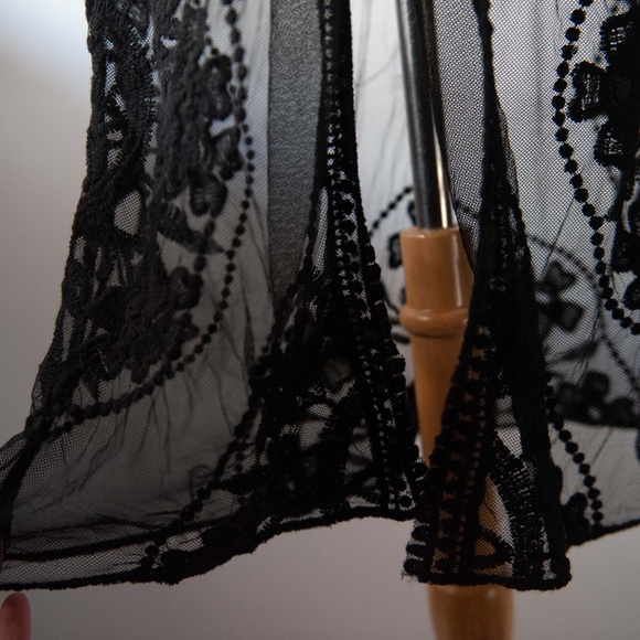 Francesca's Sheer Floral Boho Black Lace Ankle Length Cover Up Kimono - Picture 7 of 10